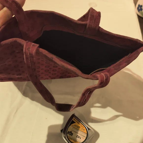 Elegant Burgundy Suede Tote Bag - Picture 5 of 6